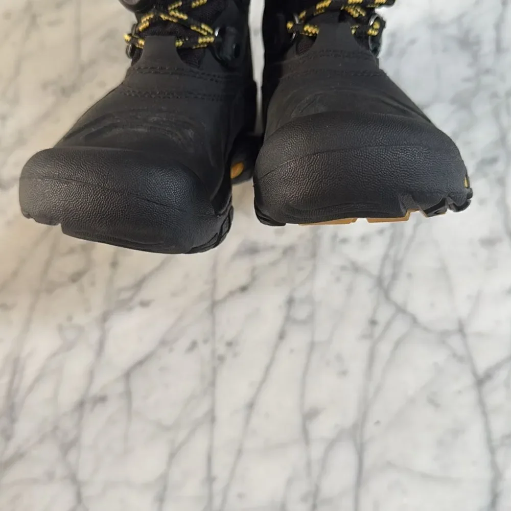 Keen Basin waterproof winter black leather boots lace up toddler Sz 9